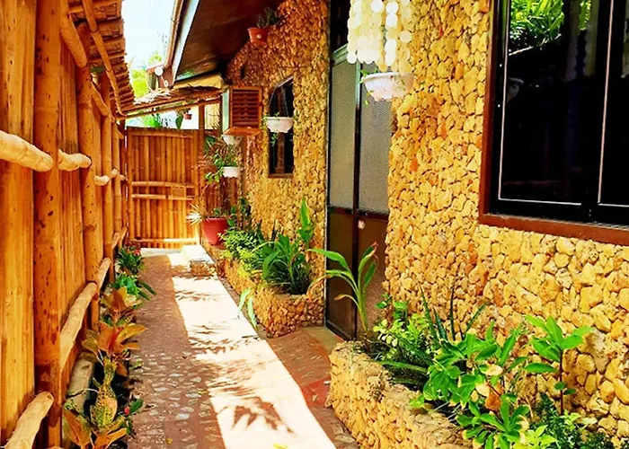 Mjs Garden Powered By Cocotel Moalboal